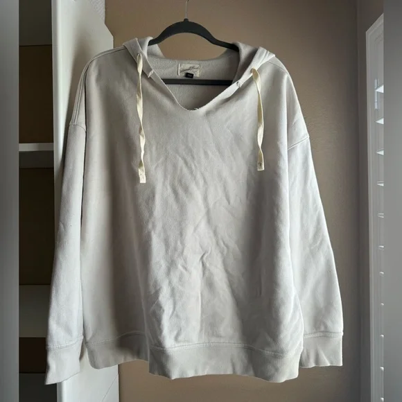 Universal Threads Hoodie - Picture 1 of 4